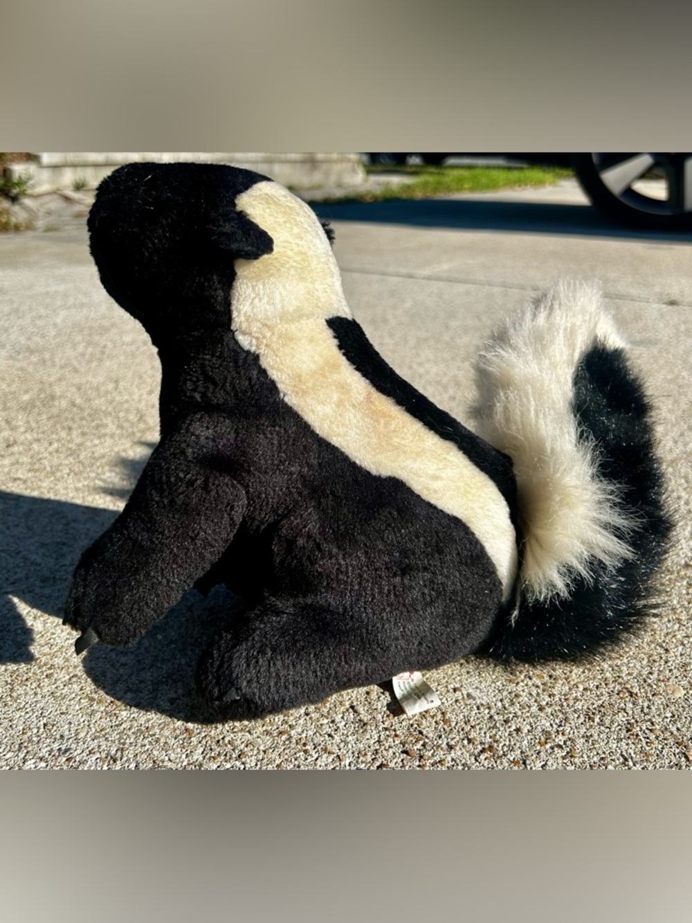 Vintage 90’s Skunk “New Looks By Flowers Inc Balloons”